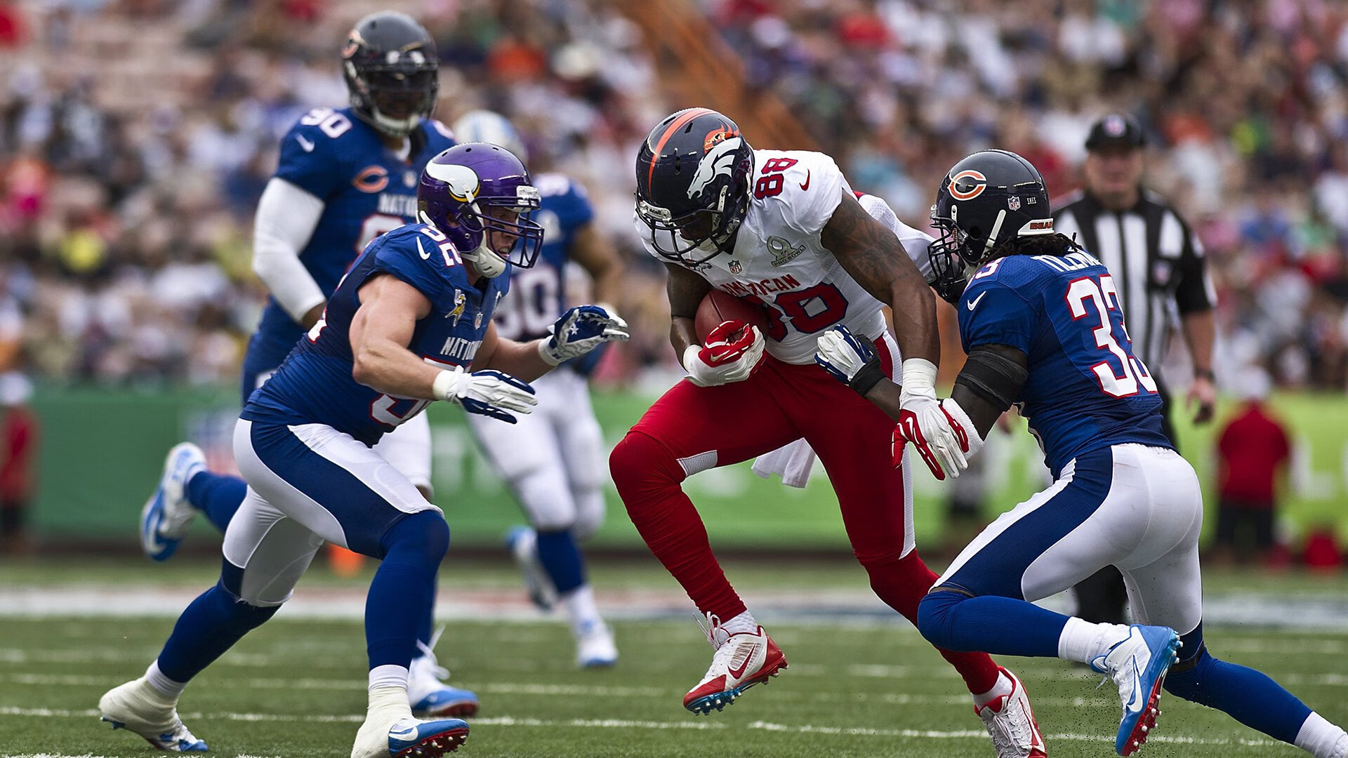 爱游戏娱乐-比赛中球员们发挥出色，向观众展示激烈竞争，在比赛中发挥