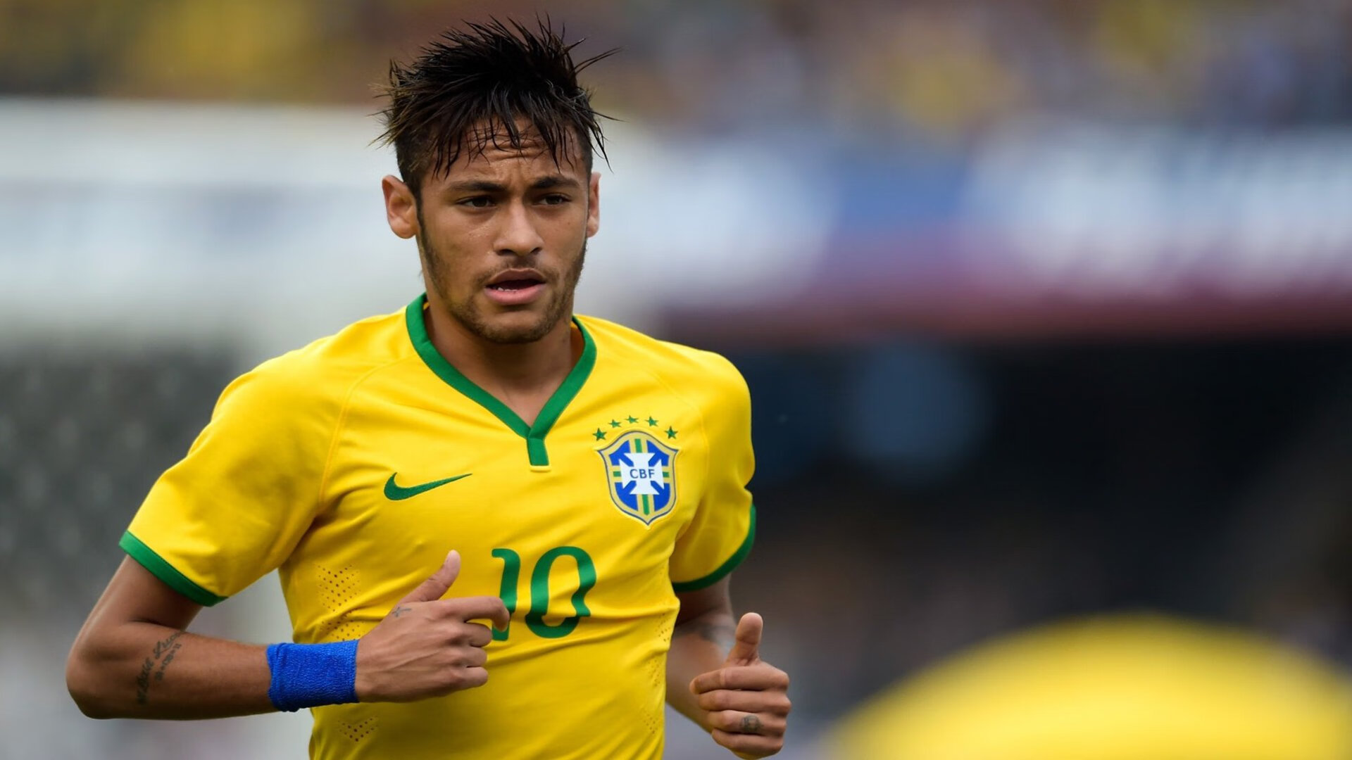 电子竞技足球产业快速崛起,成为新兴体育产业的重要组成部分,电竞足球项目